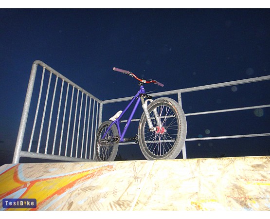 Dartmoor Quinnie 2011, csicsiati k�pe freeride v�z