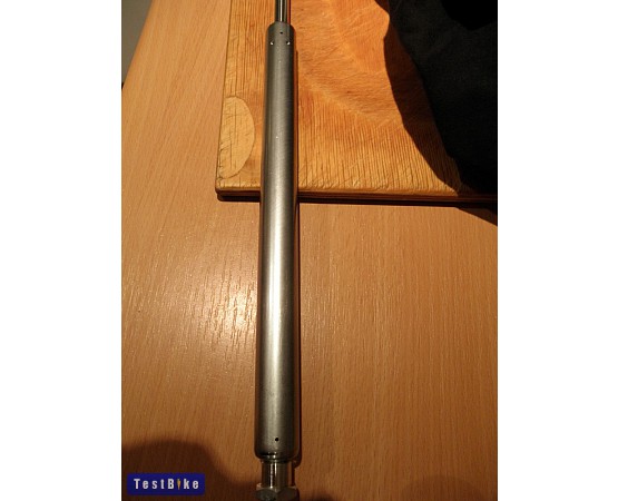 Marzocchi Dirt Jumper 1 2009, ersek k�pe els� teleszk�p