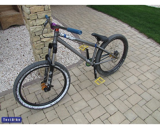 Octane One Spark 2012, nhlevi k�pe freeride v�z