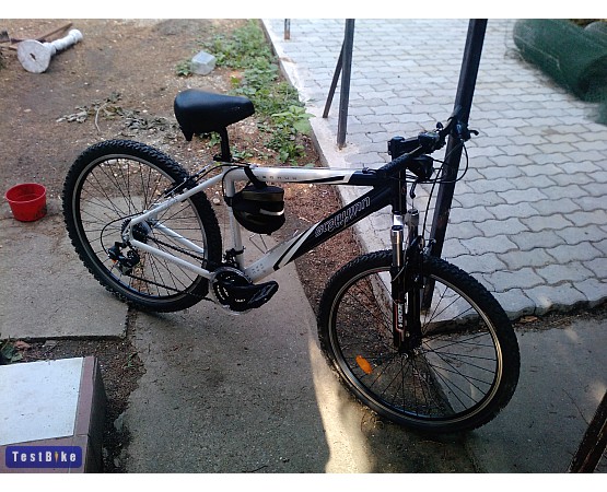 Schwinn-Csepel Magnum 2010, Klomy k�pe mtb