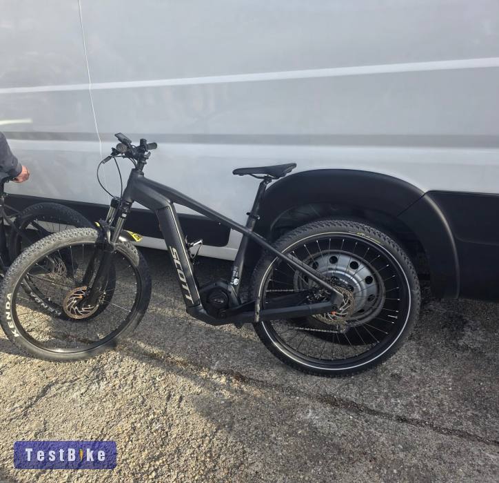     ⚡ Scott E-Ride  (2023) – Bosch CX motor, brutális e-b