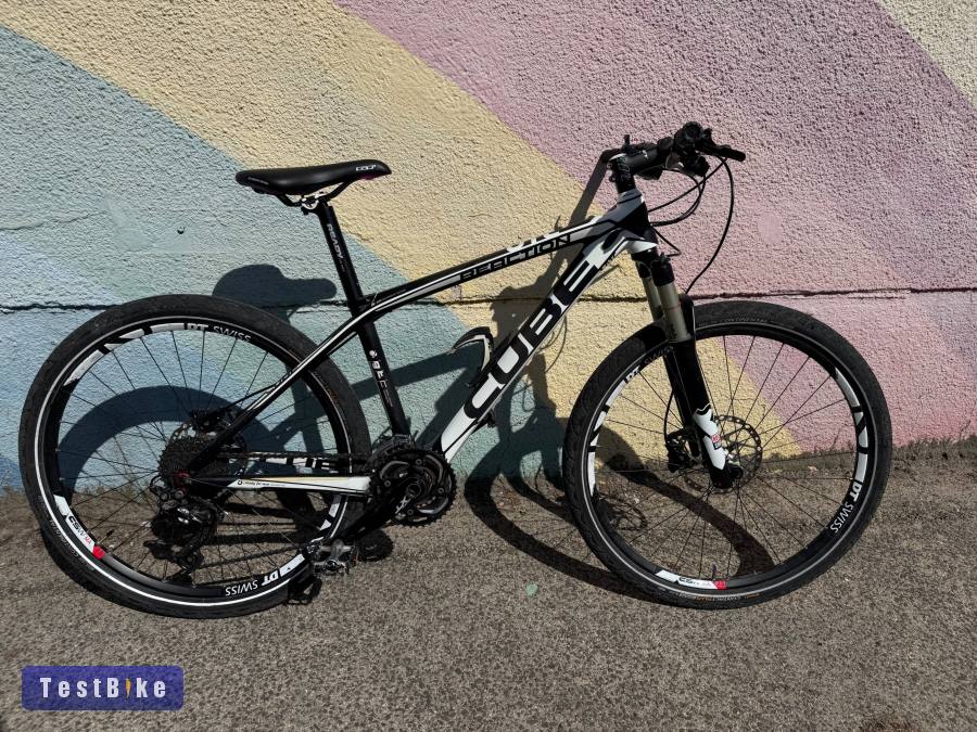Carbon Cube reaction GTC 26"-os kerékkel  16-os váz