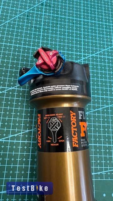  Fox Float Factory eladó