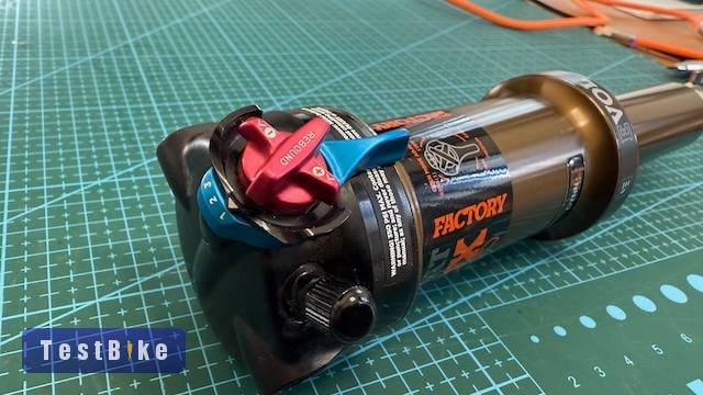  Fox Float Factory eladó