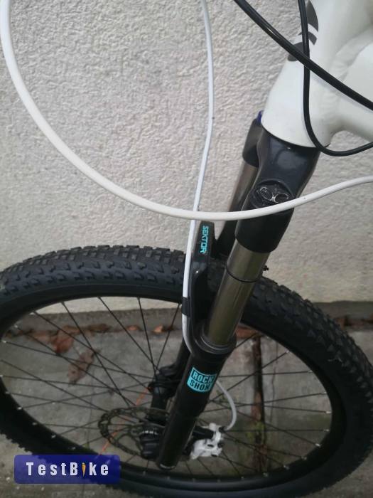  Giant Full E+ 1 (2016) 27,5-es L-méret e-bike