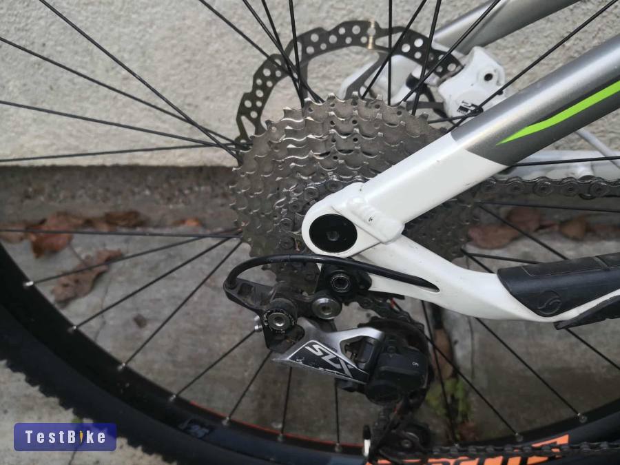  Giant Full E+ 1 (2016) 27,5-es L-méret e-bike