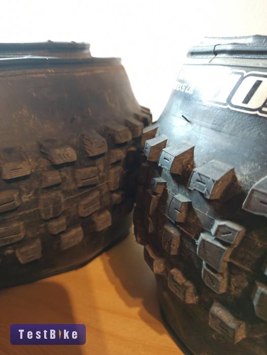  Jó állapotú 29" és 27.5"x2.6 Maxxis gumik