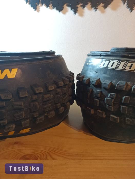  Jó állapotú 29" és 27.5"x2.6 Maxxis gumik