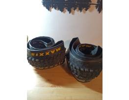  Jó állapotú 29" és 27.5"x2.6 Maxxis gumik