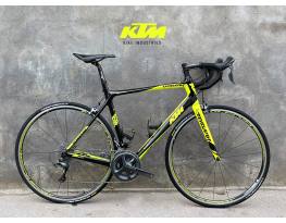  Karcmentes KTM Revelator karbon országúti kerékpár