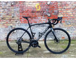  KÖZEL ÚJ! Scott Addict karbon országúti kerékpár