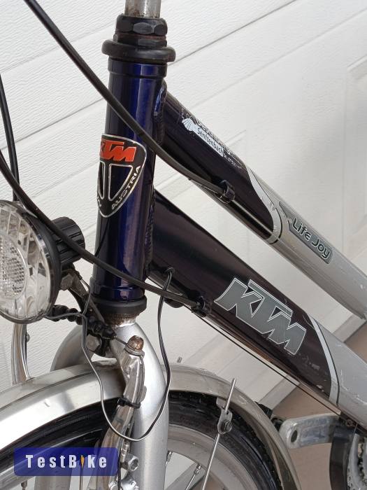  KTM Life Joy 28 -as Trekking Túra kerékpár, jól felszerelt.