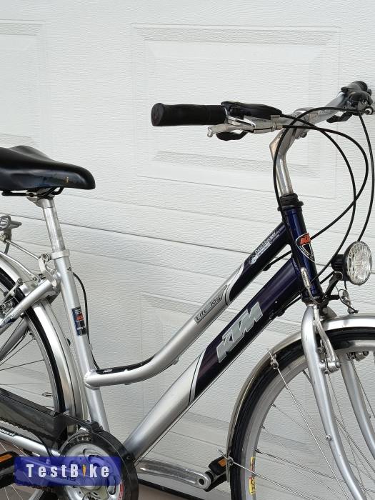  KTM Life Joy 28 -as Trekking Túra kerékpár, jól felszerelt.