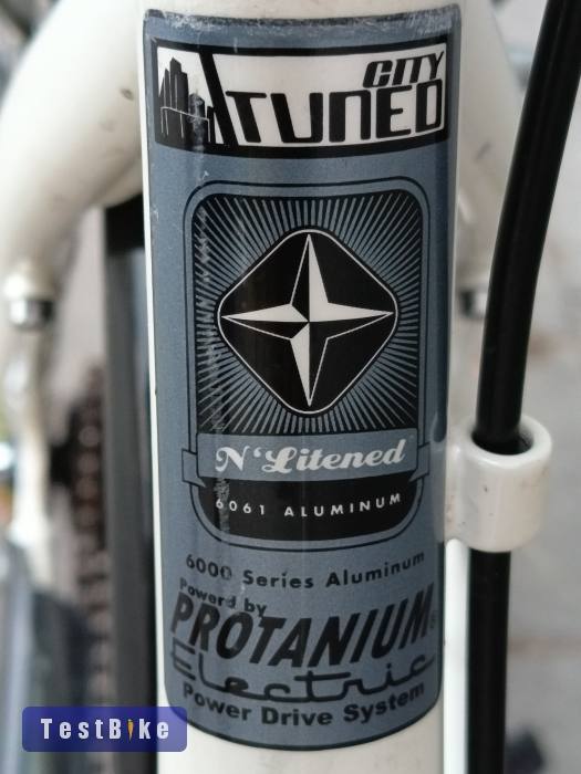  Mélyvázas könnyű 28-as City Cruiser Schwinn kerékpár olcsón