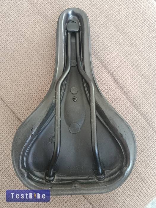  Selle Royal Avenue nyereg. Új Nagyon puha gél van benne!