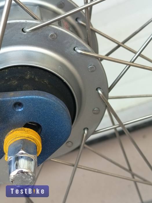  Shimano Nexus 8 agyváltós agy, plusz jár a hozzá tartozó 