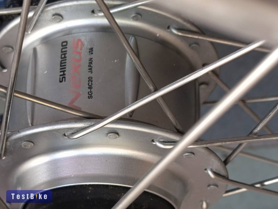  Shimano Nexus 8 agyváltós agy, plusz jár a hozzá tartozó 