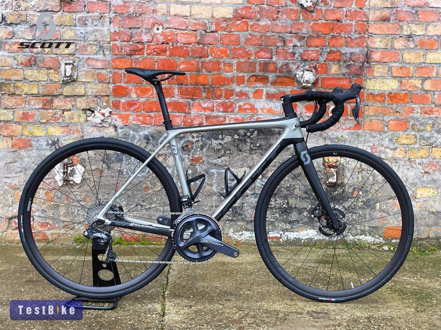  Tárcsás Scott Addict elektromos Ultegrával