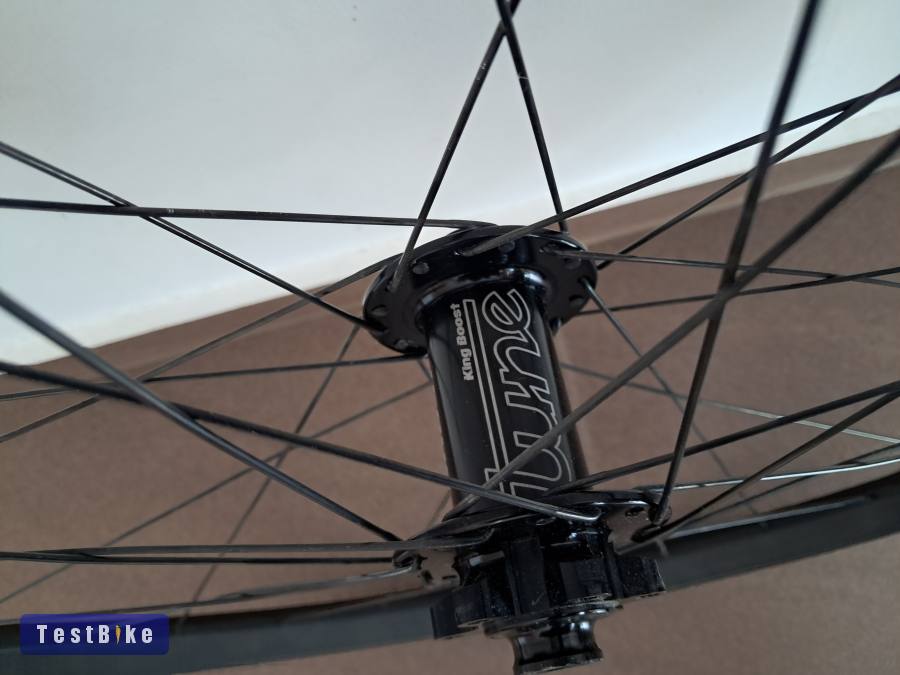Tune King kong 29" Boost trail kerék kerékszett könnyű