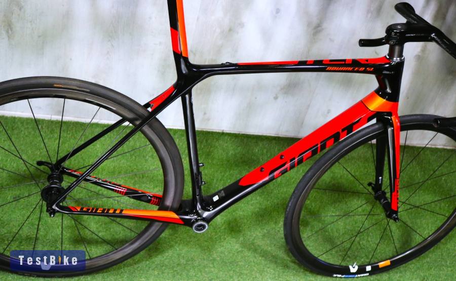 04.05ig 275e! 0km új csúcs Giant TCR Advanced SL Carbon váz