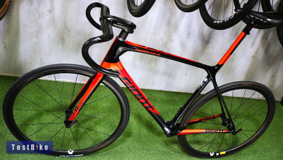 04.05ig 275e! 0km új csúcs Giant TCR Advanced SL Carbon váz