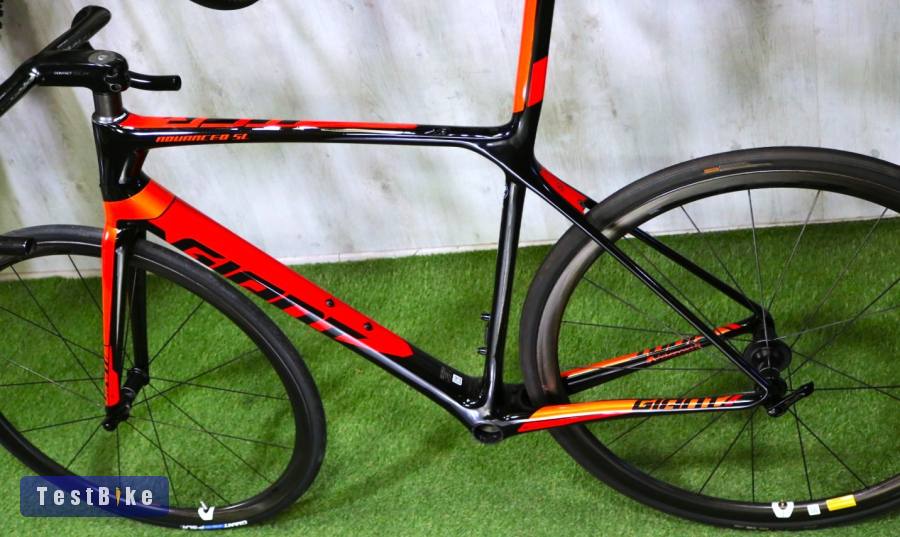 04.05ig 275e! 0km új csúcs Giant TCR Advanced SL Carbon váz