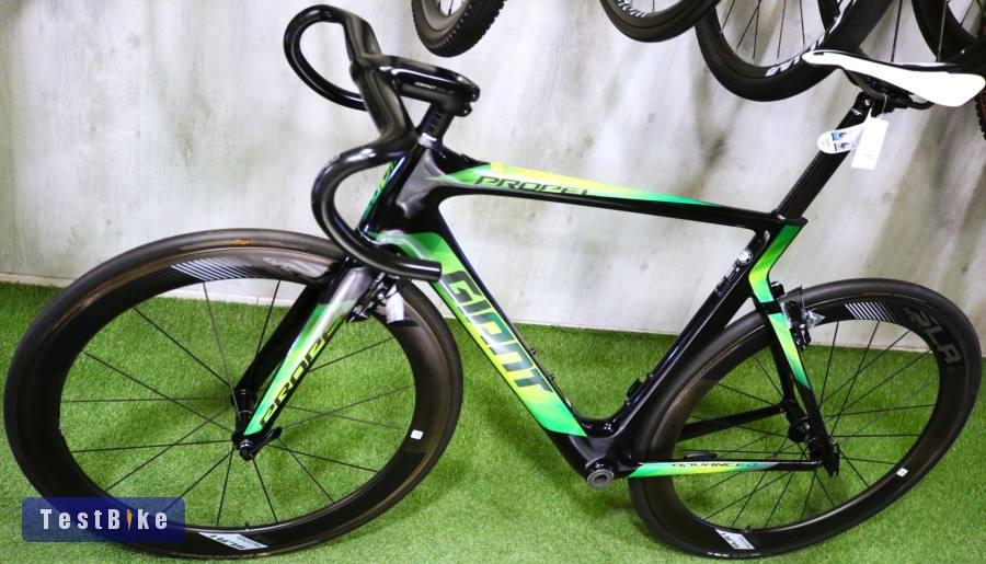 FOGLALÓZVA! 0km új csúcs Giant Propel Aero Carbon váz SLR