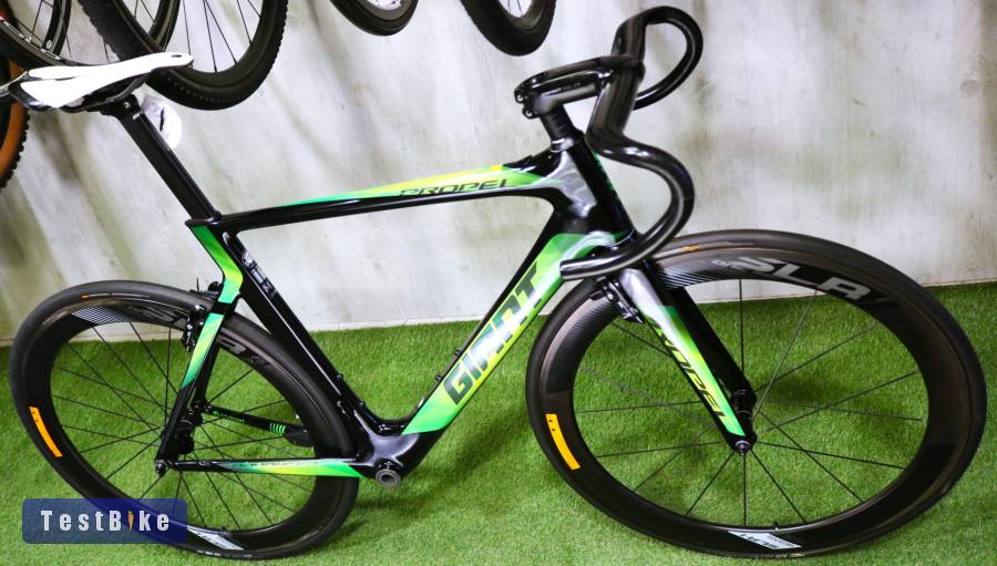 FOGLALÓZVA! 0km új csúcs Giant Propel Aero Carbon váz SLR