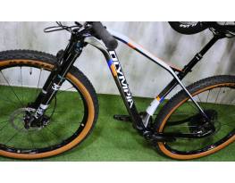 04.01ig 579e! Csúcs Olympia F1 Carbon 29 FOX SC REM GX-12 R1