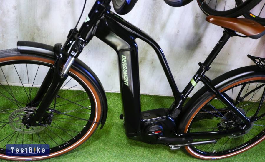 05.03ig 675e! Újszerű SM Bergamont Bosch Smart full felszere