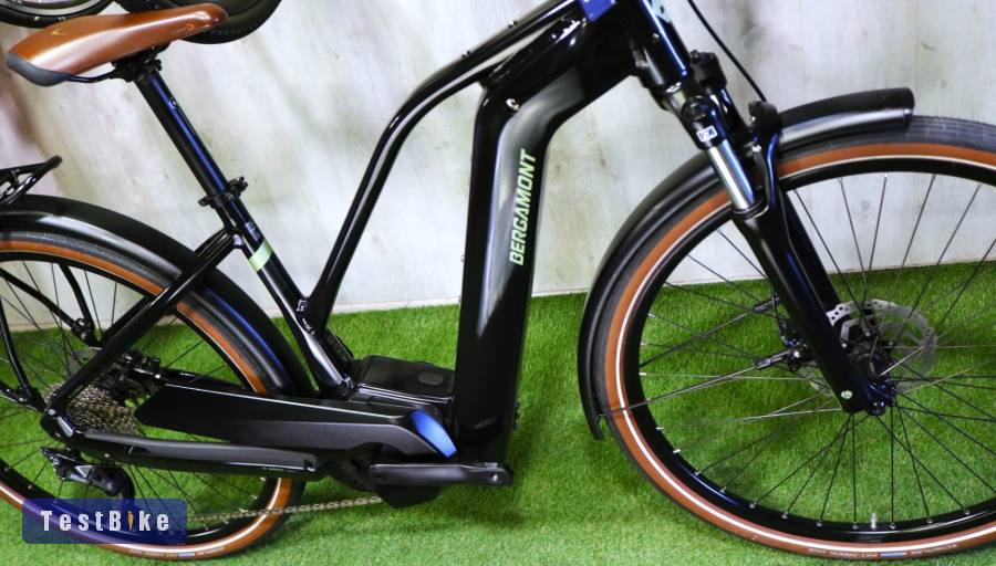 05.03ig 675e! Újszerű SM Bergamont Bosch Smart full felszere