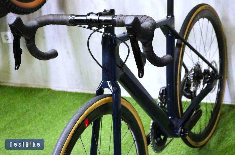 04.29ig 738e! SM Canyon Endurance CF Carbon Disc AXS 2x12 FU