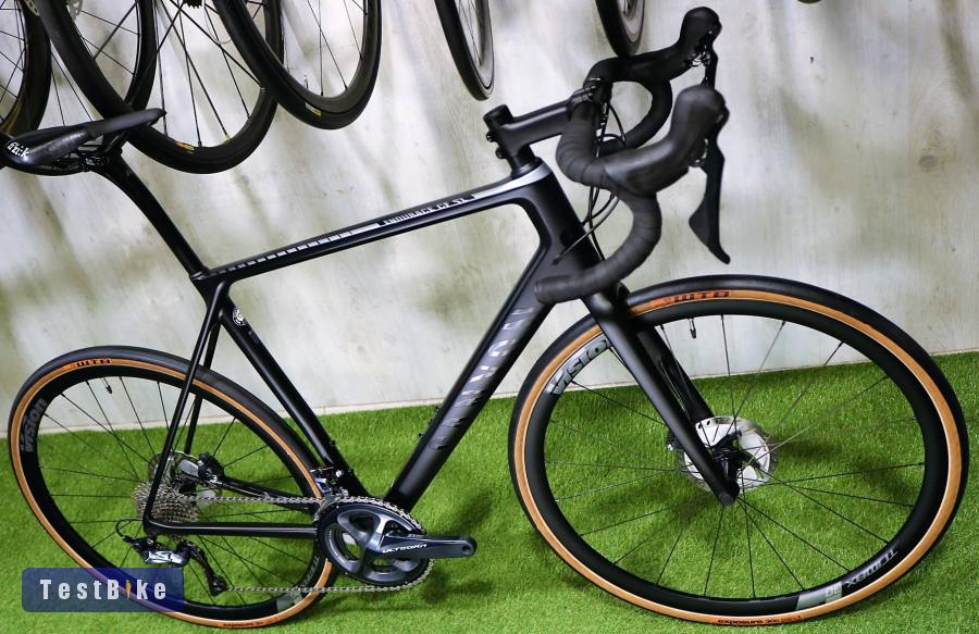 04.29ig 738e! SM Canyon Endurance CF Carbon Disc AXS 2x12 FU