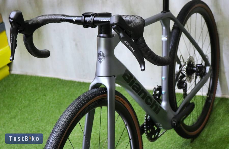 05.11ig 1,32M! 0km 2025 Bianchi Impulso Pro 2x12 Carbon keré