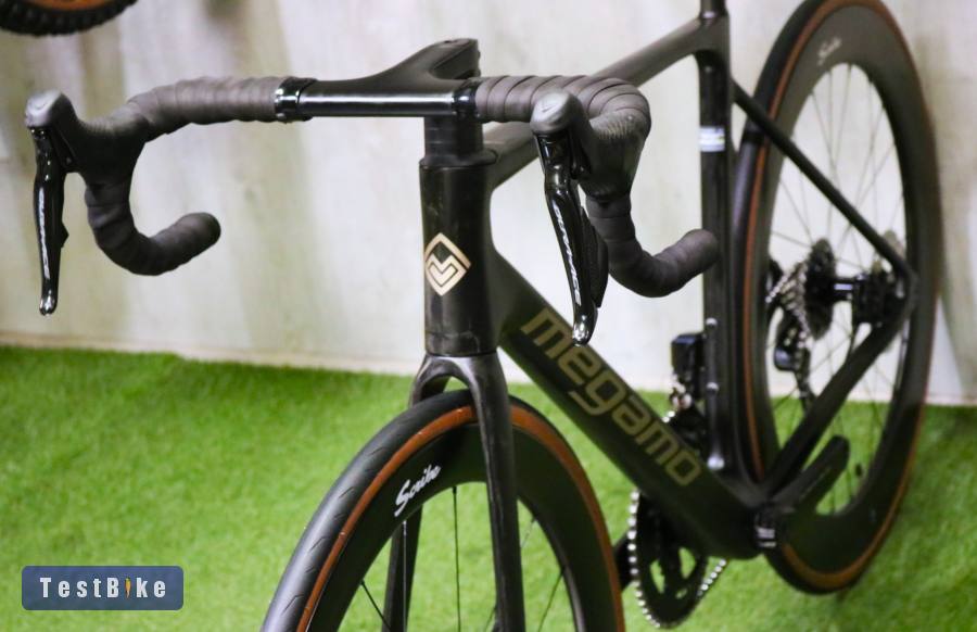 05.14ig 1,15M! Új csúcs Megamo Carbon Disc Dura Ace Di2 Disc