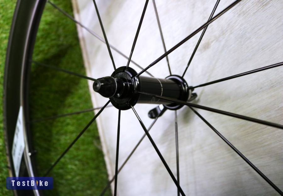 05.20ig 299e! 0km új csúcs GIANT SLR AERO CARBON 55 peremes