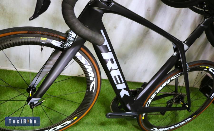 06.28ig 820e! Újsz top TREK MADONE 9 Di2 MAVIC COSMIC 52 SLE