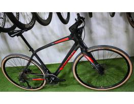 08.10ig 339e! Új fitnesz Specialized Sirrus Full Carbon Disc
