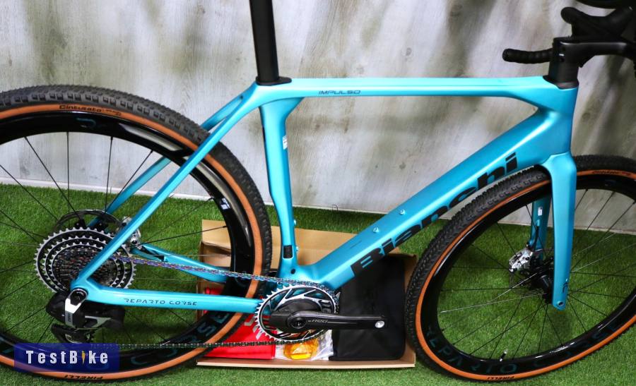 08.13ig 2,29M! 4M-os 0km 2025 BIANCHI IMPULSO RC RED AXS 13s