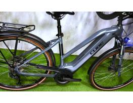 08.09ig 575e! Újszerű 46-S Cube Touring Trapeze Bosch 625Wh