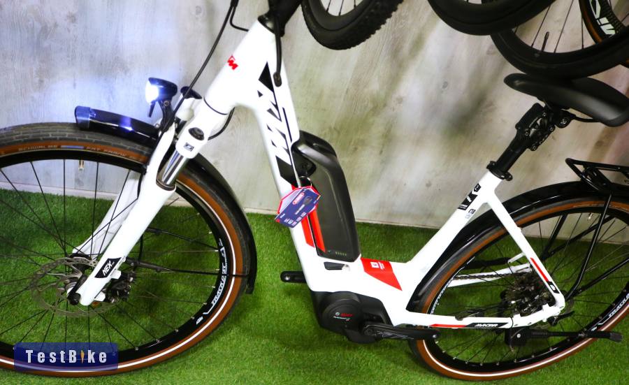 08.09ig 479e! Újszerű KTM Macina CX 500 Bosch mély-vázas 