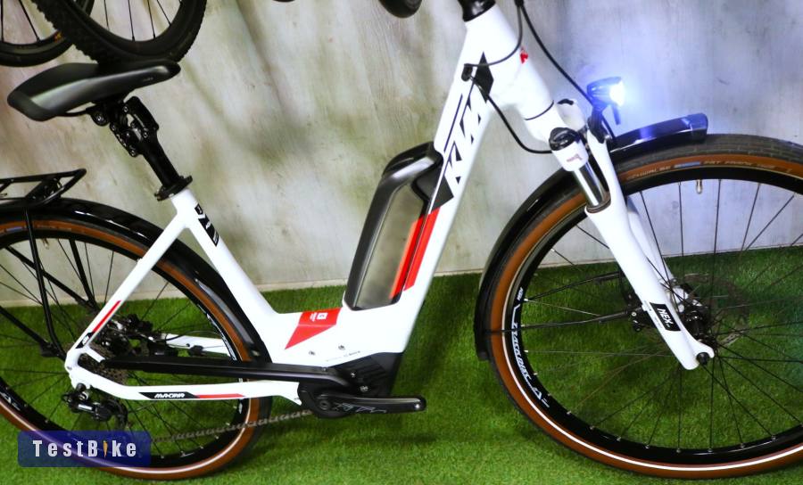 08.09ig 479e! Újszerű KTM Macina CX 500 Bosch mély-vázas 