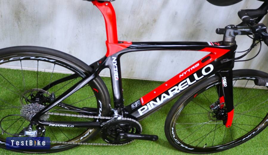 08.16ig 799e! Gyönyörű 52s Pinarello Nytro Carbon Disc Fazua