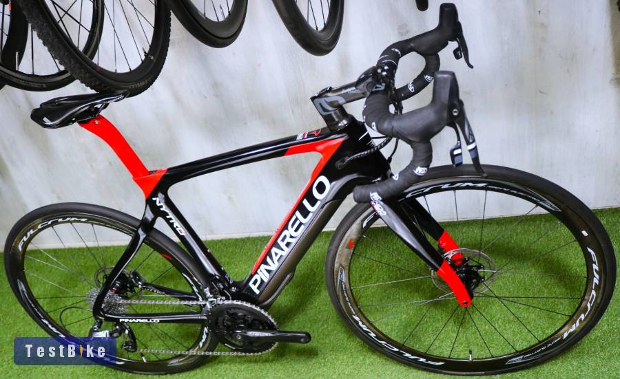 08.16ig 799e! Gyönyörű 52s Pinarello Nytro Carbon Disc Fazua