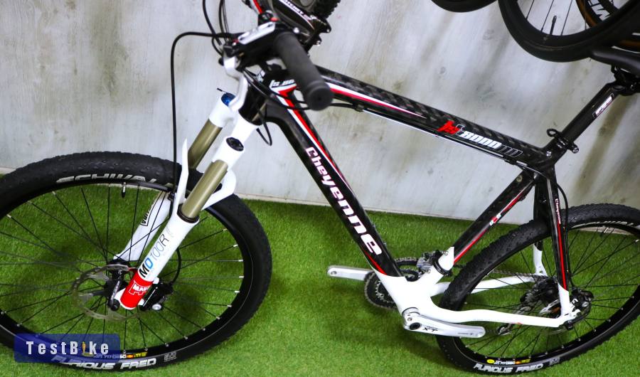 08.16ig 279e! XL csúcs Cheyenne Carbon Full XT - XT Fékekkel