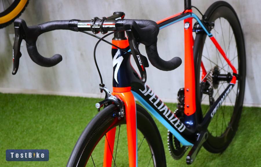 08.16ig 689e! Csúcs Specialized Tarmac Carbon Red eTap Dura