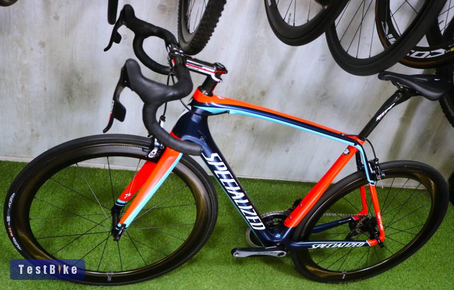 08.16ig 689e! Csúcs Specialized Tarmac Carbon Red eTap Dura