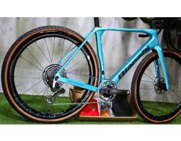 08.17ig 2,29M! 4M-os 0km 2025 BIANCHI IMPULSO RC RED AXS 13s