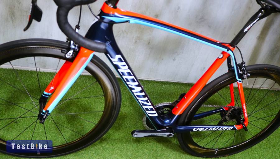 08.30ig 635e! Csúcs Specialized Tarmac Carbon Red eTap Dura