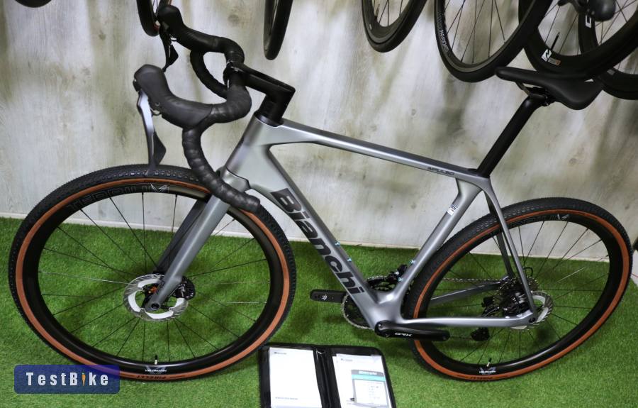 09.28ig 975e! 2db 2025 0km Bianchi Impulso Pro Gravel 2x12